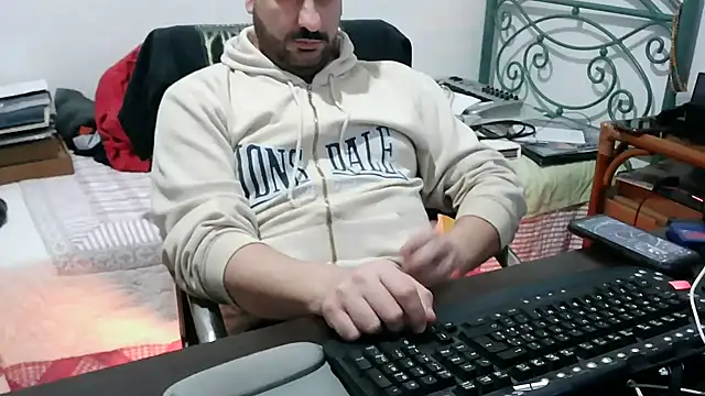 Snapshot of Italian_dark_desire chatting on 01.18.26 Italian dark desire online show from 01.18.26