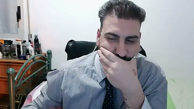 Snapshot of Italian_dark_desire chatting on 02.01.26 Italian dark desire online show from 02.01.26