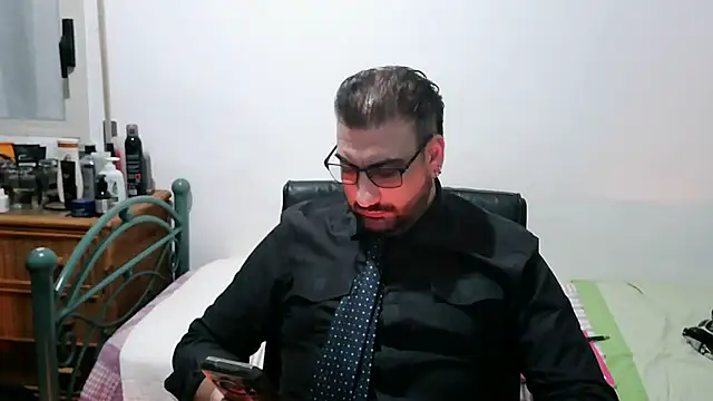 Snapshot of Italian_dark_desire chatting on 02.03.26 Italian dark desire online show from 02.03.26