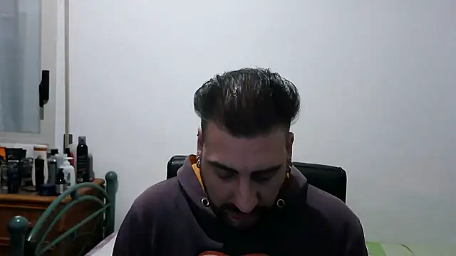 Snapshot of Italian_dark_desire chatting on 02.04.26 Italian dark desire online show from 02.04.26