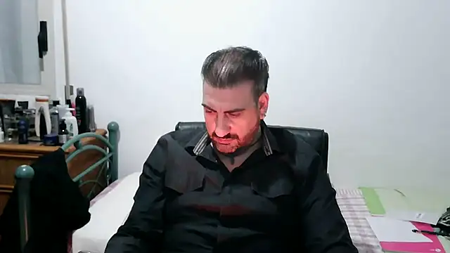 Snapshot of Italian_dark_desire chatting on 02.08.26 Italian dark desire online show from 02.08.26