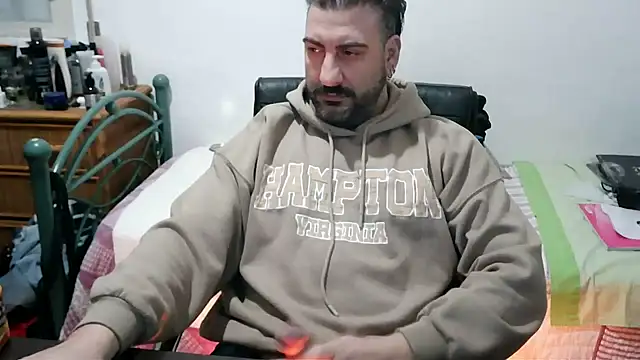 Snapshot of Italian_dark_desire chatting on 02.16.26 Italian dark desire online show from 02.16.26