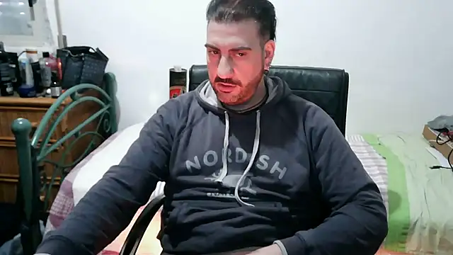 Snapshot of Italian_dark_desire chatting on 03.23.26 Italian dark desire online show from 03.23.26