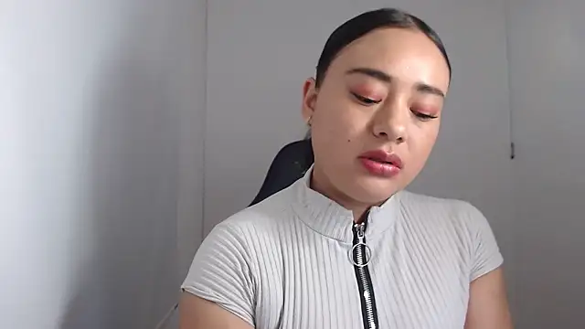 Snapshot of ReyleDoll chatting on 12.02.24 ReyleDoll online show from 12.02.24