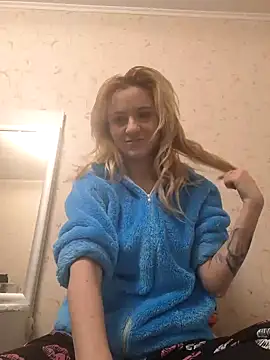 YogisticJuli666 online show from 12.11.24