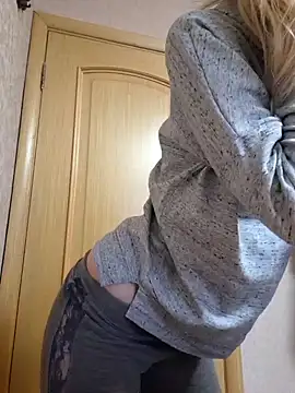 YogisticJuli666 online show from 01.29.25