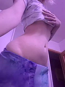 YogisticJuli666 online show from 10.21.25