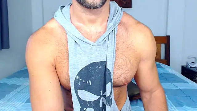 Snapshot of RONNIE_X chatting on 10.13.25 RONNIE X online show from 10.13.25