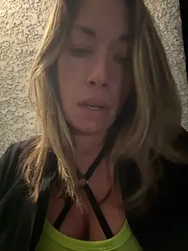 Snapshot of _NinaLuvSins_ chatting on 10.21.25 NinaLuvSins online show from 10.21.25