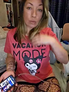 Snapshot of _NinaLuvSins_ chatting on 10.25.25 NinaLuvSins online show from 10.25.25