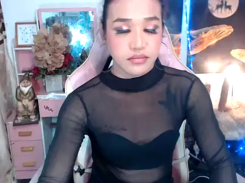 AsianMariaTs online show from 10.22.25