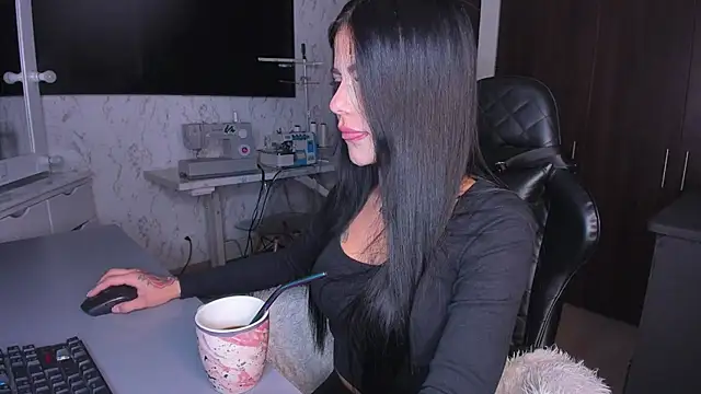 Lisegg  online show from 12.22.24