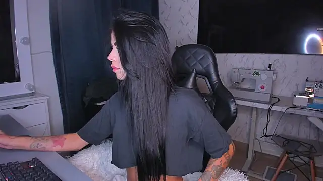 Lisegg  online show from 02.05.25