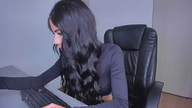 Lisegg  online show from 02.20.25