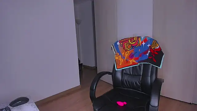 Lisegg  online show from 10.21.25