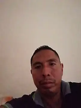 Snapshot of desnudo_Sexoxo chatting on 02.15.25 desnudo Sexoxo online show from 02.15.25