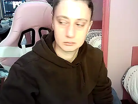 Snapshot of SexyAmanda32 chatting on 12.22.24 SexyAmanda32 online show from 12.22.24