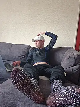 Snapshot of joegalea chatting on 04.15.26 joegalea online show from 04.15.26