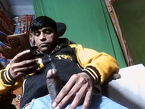 Snapshot of desiboy1101 chatting on 01.02.25 desiboy1101 online show from 01.02.25