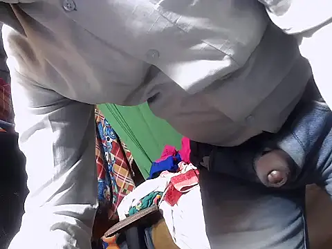 Snapshot of desiboy1101 chatting on 01.29.25 desiboy1101 online show from 01.29.25