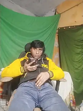 Snapshot of desiboy1101 chatting on 11.29.25 desiboy1101 online show from 11.29.25