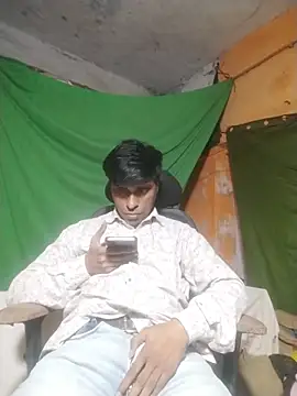 Snapshot of desiboy1101 chatting on 12.03.25 desiboy1101 online show from 12.03.25