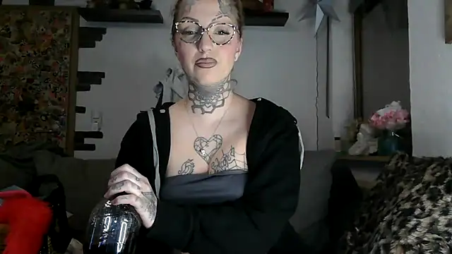 Snapshot of RoxxyInk chatting on 02.08.26 RoxxyInk online show from 02.08.26