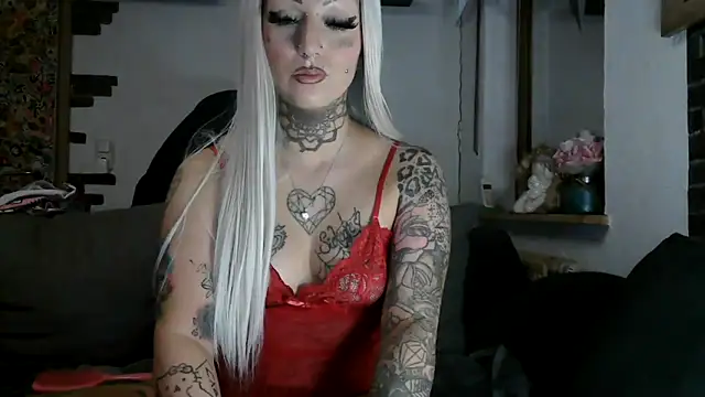 Snapshot of RoxxyInk chatting on 02.11.26 RoxxyInk online show from 02.11.26