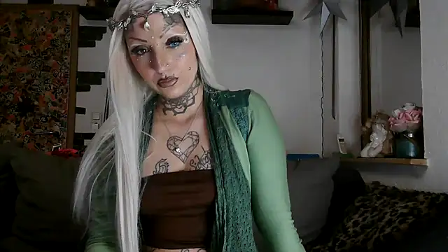 Snapshot of RoxxyInk chatting on 02.14.26 RoxxyInk online show from 02.14.26