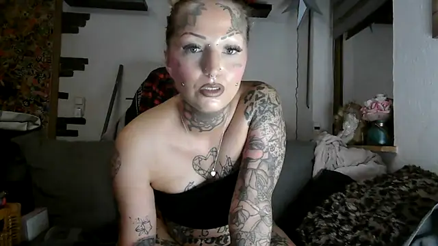 Snapshot of RoxxyInk chatting on 02.22.26 RoxxyInk online show from 02.22.26