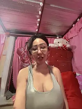 Snapshot of sweetieme chatting on 03.16.25 sweetieme online show from 03.16.25