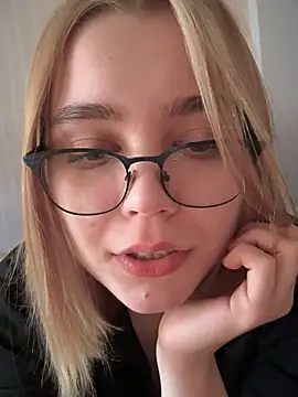 Snapshot of Nami_ninja chatting on 10.19.25 Nami ninja online show from 10.19.25