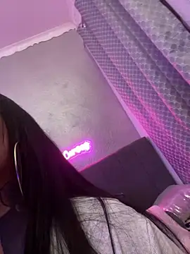  MelinaCurves  online show from 11.18.25