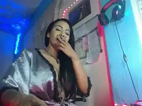 Snapshot of ERIKA-THEDOLL chatting on 12.06.24 ERIKA-THEDOLL online show from 12.06.24