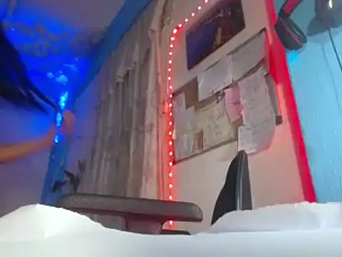 Snapshot of ERIKA-THEDOLL chatting on 12.08.24 ERIKA-THEDOLL online show from 12.08.24