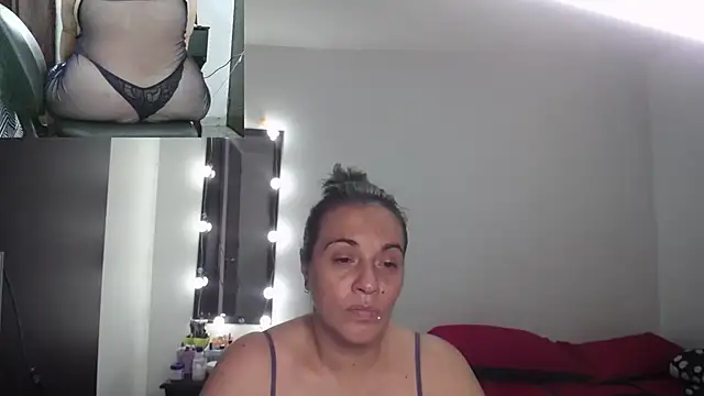 Snapshot of zoe_hotxxx chatting on 09.11.25 zoe hotxxx online show from 09.11.25