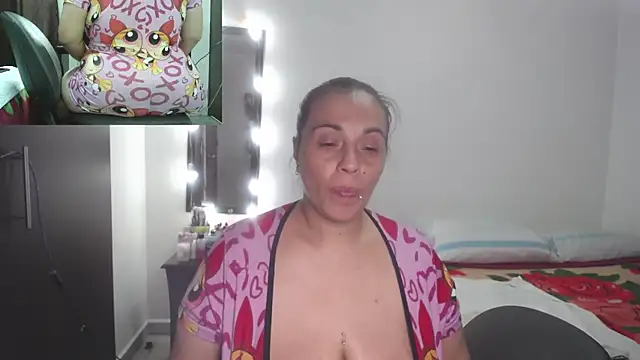 Snapshot of zoe_hotxxx chatting on 10.22.25 zoe hotxxx online show from 10.22.25