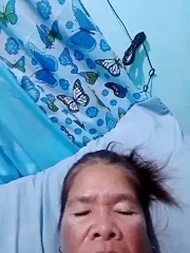 Snapshot of sexylizzy4u chatting on 12.17.25 sexylizzy4u online show from 12.17.25