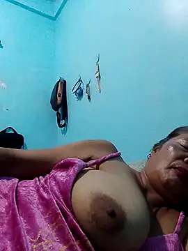 Snapshot of sexylizzy4u chatting on 02.28.26 sexylizzy4u online show from 02.28.26