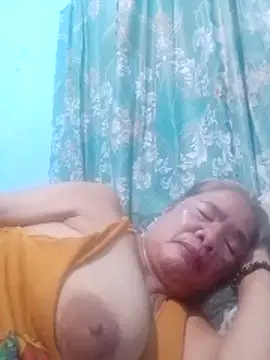 Snapshot of sexylizzy4u chatting on 04.05.26 sexylizzy4u online show from 04.05.26