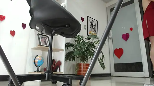 carieBelle1 online show from 02.15.25