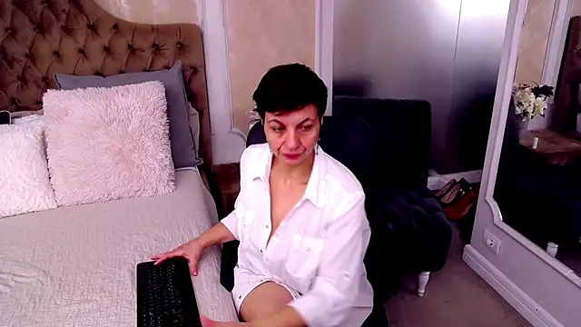 Snapshot of BustyPenellope chatting on 01.25.25 BustyPenellope online show from 01.25.25