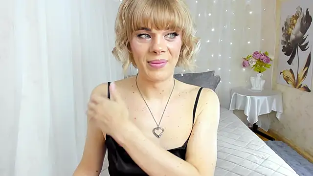 Snapshot of Stesnyashka123 chatting on 11.28.25 Stesnyashka123 online show from 11.28.25