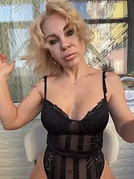 Snapshot of Hotnessi chatting on 03.13.26 Hotnessi online show from 03.13.26