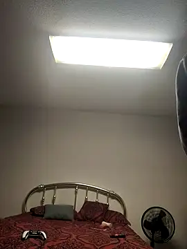 Snapshot of SkinnymanwithBbc chatting on 11.02.25 SkinnymanwithBbc online show from 11.02.25