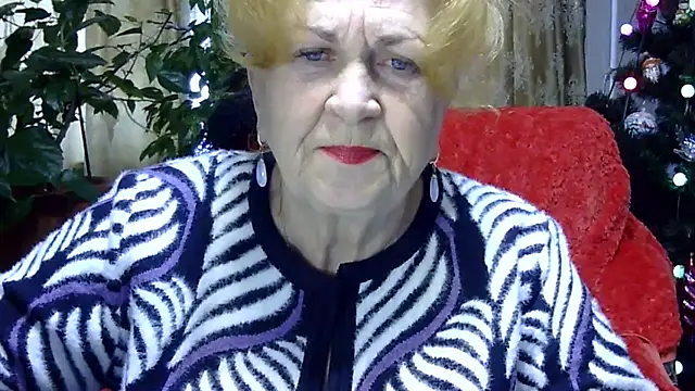 Emma52610 online show from 01.19.25