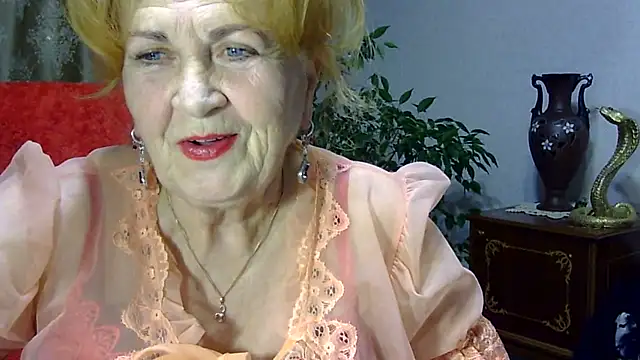 Emma52610 online show from 01.26.25