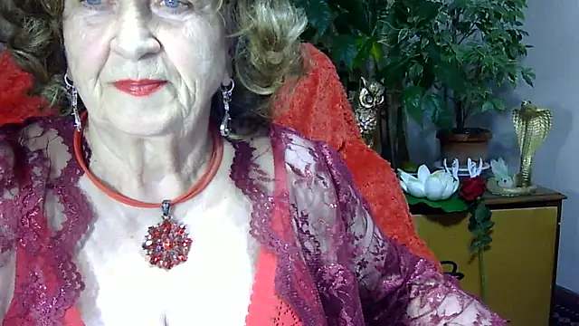 Snapshot of Emma52610 chatting on 04.19.26 Emma52610 online show from 04.19.26