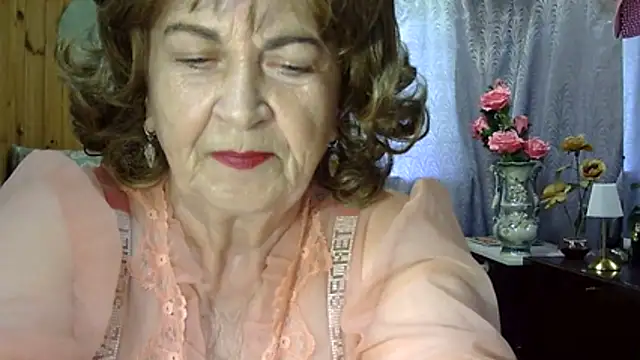 Snapshot of Emma52610 chatting on 06.23.26 Emma52610 online show from 06.23.26