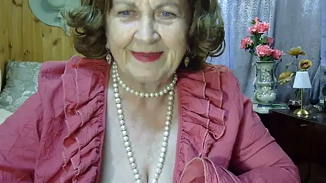 Snapshot of Emma52610 chatting on 06.27.26 Emma52610 online show from 06.27.26